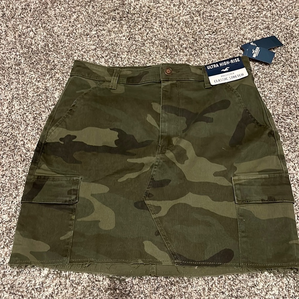 New w tags Hollister camo mini